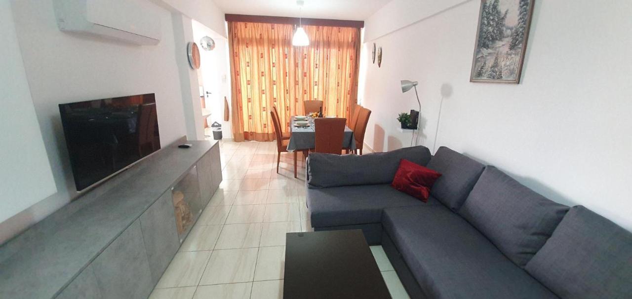 Vasilas Holiday Apartment #2 Larnaca Eksteriør billede