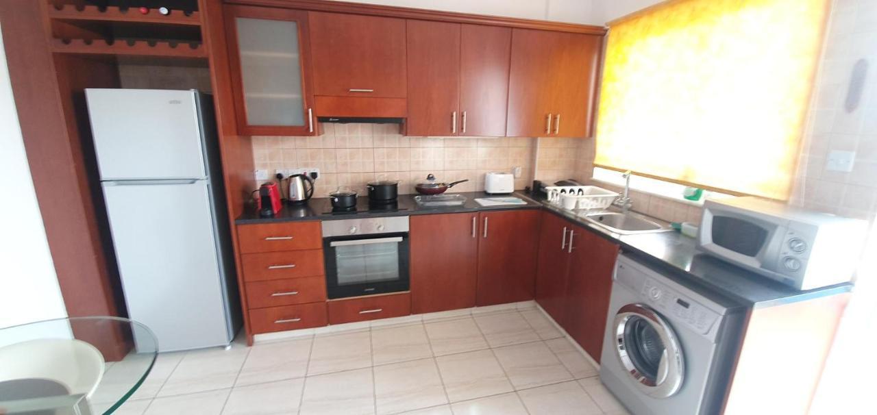 Vasilas Holiday Apartment #2 Larnaca Eksteriør billede